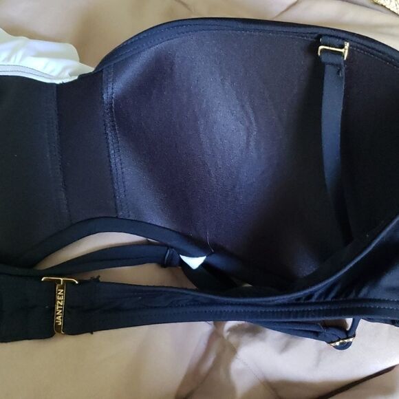 Jantzen black and white bikini top - Picture 3 of 5